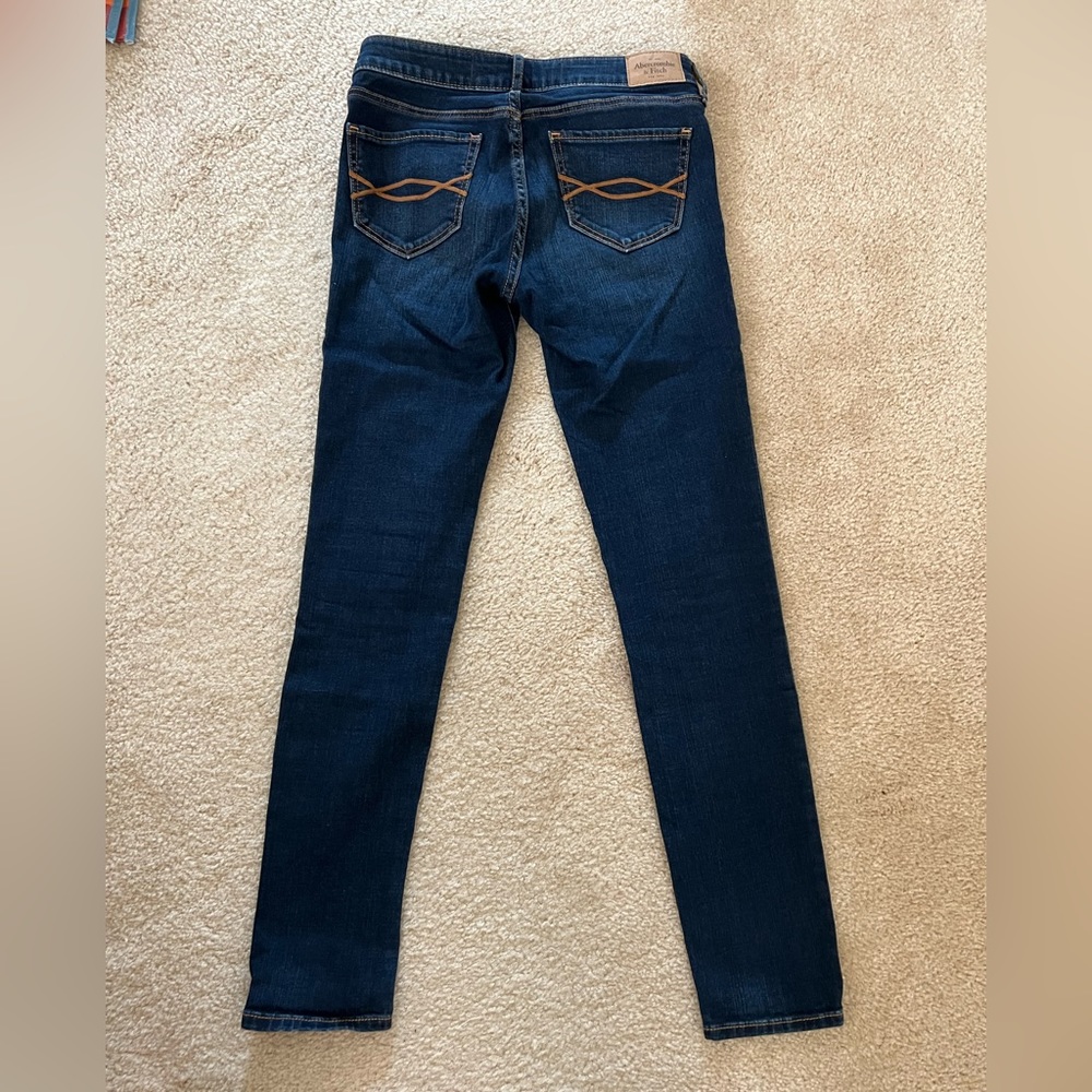Like new A&F Jeans/ great for very petite sizes! 00S W24 L27 - Picture 2 of 5